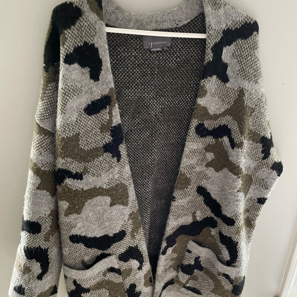 ANTHROPOLOGIE  - women’s sweater jacket. Size M